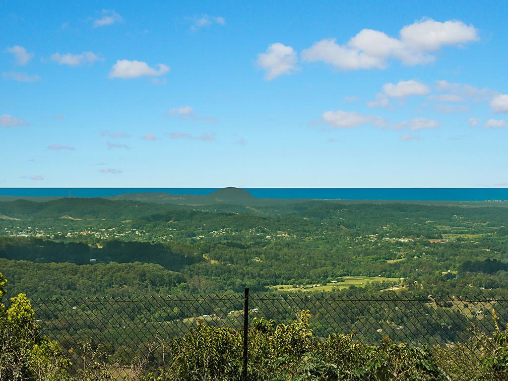 Altitude On 5* Montville